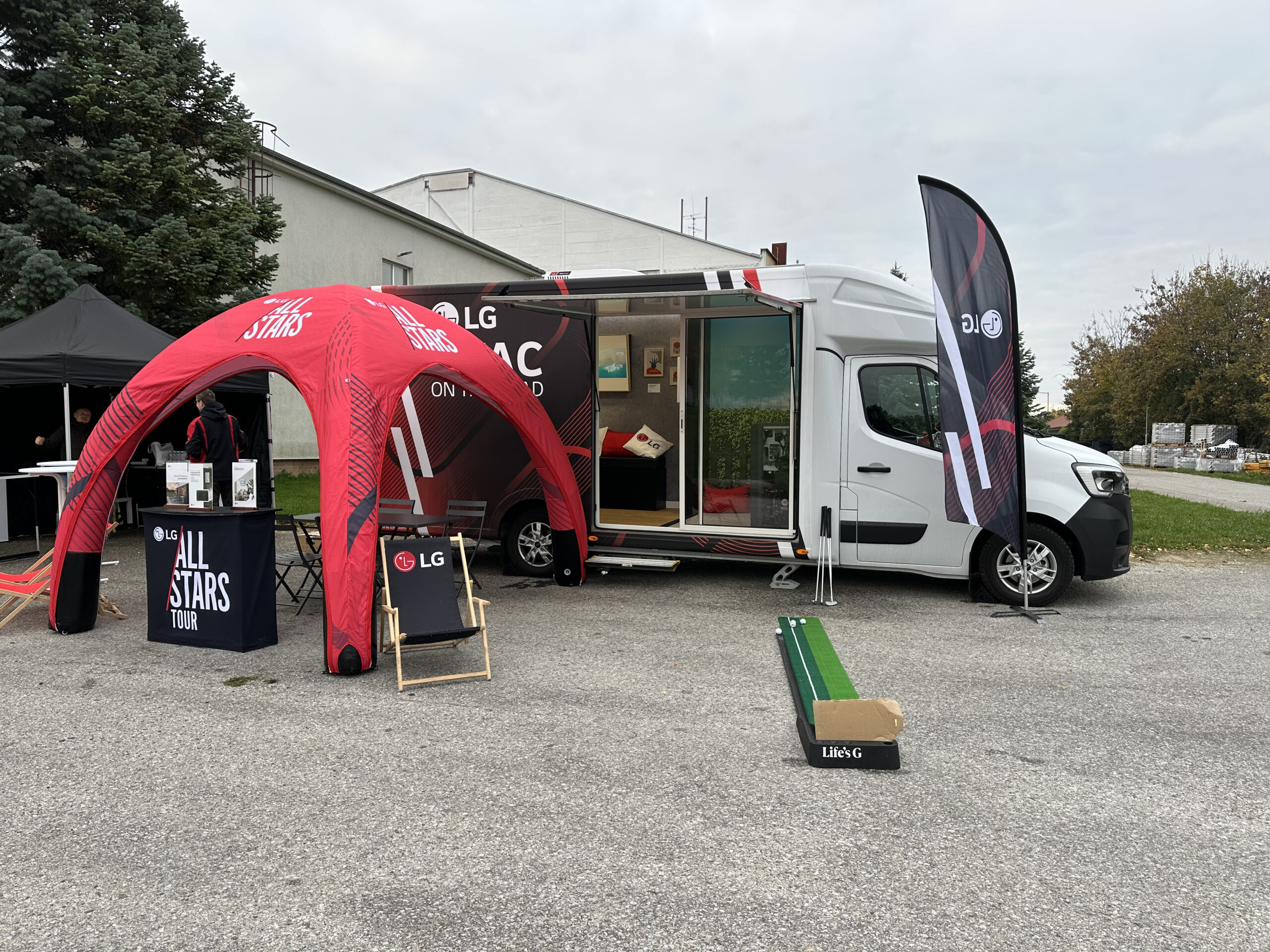 Road show LG — public événement